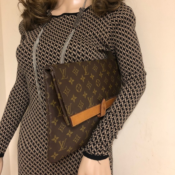 Louis Vuitton Handbags - Louis Vuitton Monogram Canvas Pliante Clutch RARE